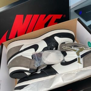 Air Jordan 1 Retro High Dark Mocha